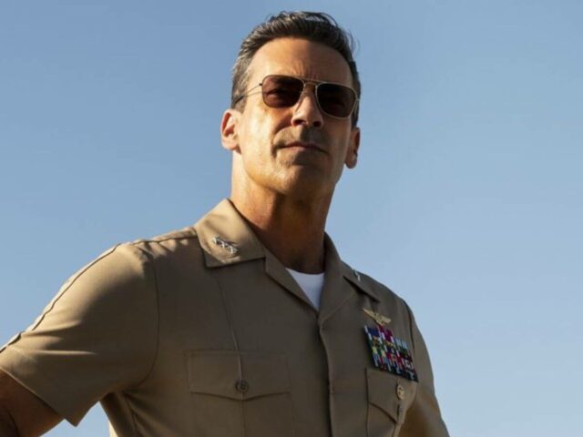 O ator Jon Hamm no filme Top Gun: Maverick O ator Jon Hamm no filme Top Gun: Maverick