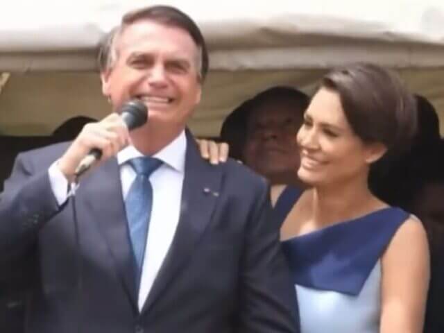 Jair e Michelle Bolsonaro em discurso no 7 de Setembro