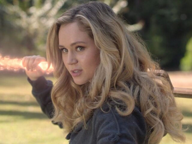 Brec Bassinger na 3ª temporada de Stargirl Brec Bassinger na 3ª temporada de Stargirl