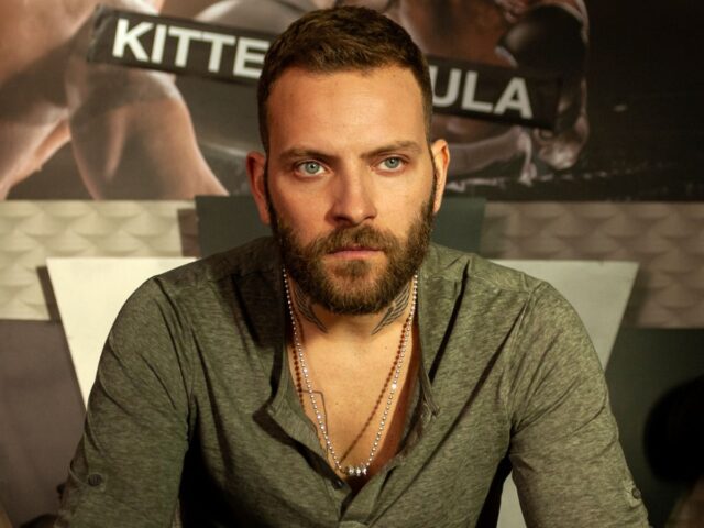 Alessandro Borghi na série italiana Suburra
