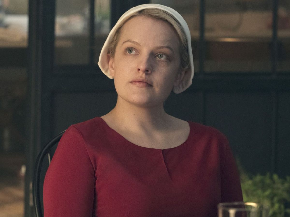 Elisabeth Moss na série The Handmaid's Tale