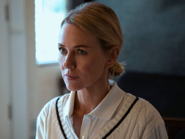 Naomi Watts na minissérie Bem-Vindos à Vizinhança