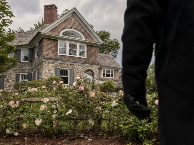 Cena da minissérie Bem-Vindos à Vizinhança