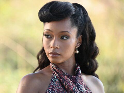 Yaya DaCosta na série Our Kind of People Yaya DaCosta na série Our Kind of People