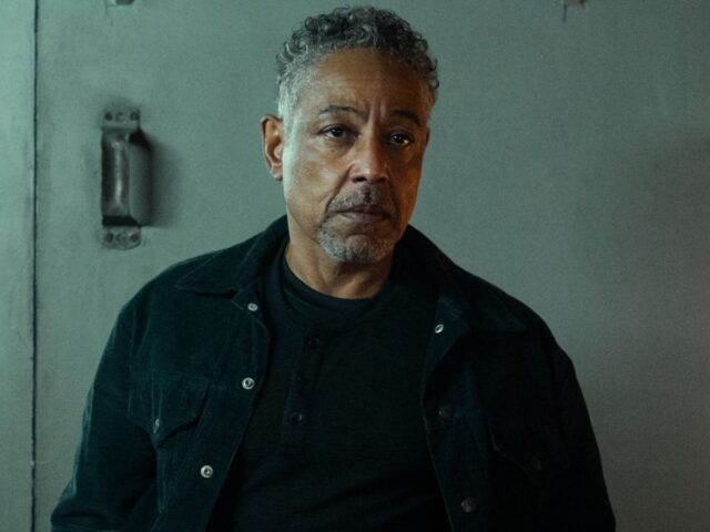 O ator Giancarlo Esposito em cena de Caleidoscópio O ator Giancarlo Esposito em cena de Caleidoscópio