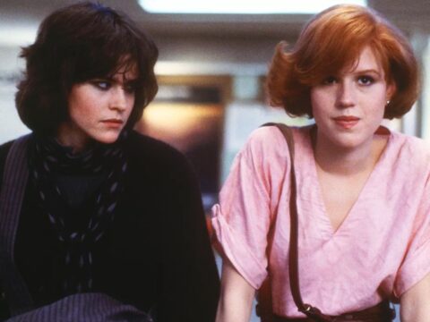 Ally Sheedy (à esq.) com Molly Ringwald no filme Clube dos Cinco Ally Sheedy (à esq.) com Molly Ringwald no filme Clube dos Cinco