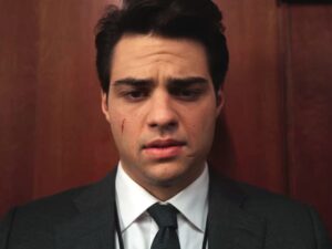 Noah Centineo em cena de Recruta