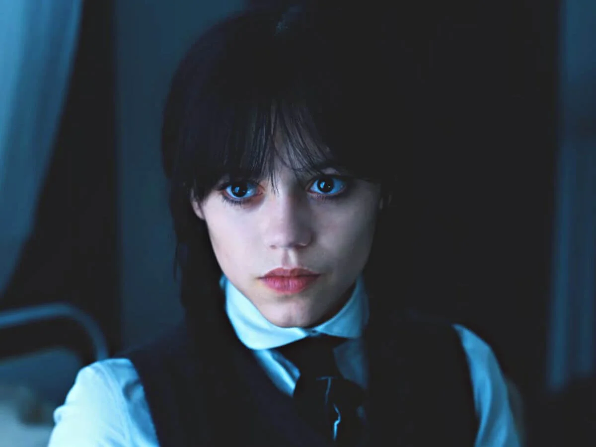 Jenna Ortega em cena da série Wandinha