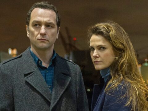 Matthew Rhys com Keri Russell em cena de The Americans Matthew Rhys com Keri Russell em cena de The Americans