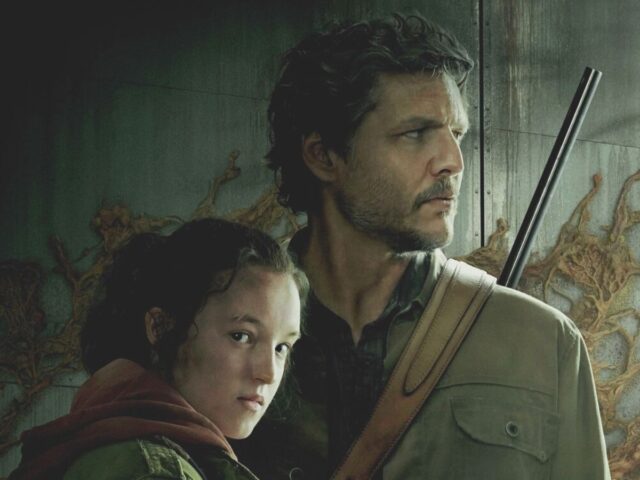 Bella Ramsey com Pedro Pascal em cartaz de The Last of Us