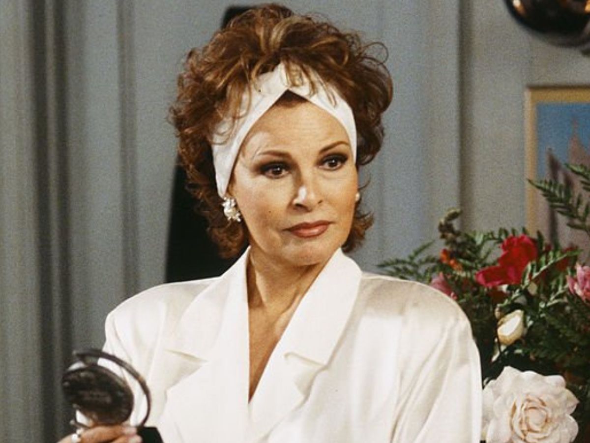 Raquel Welch em episódio de Seinfeld