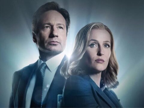 David Duchovny e Gillian Anderson em pôster de Arquivo X David Duchovny e Gillian Anderson em pôster de Arquivo X