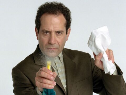 Tony Shalhoub na pele do personagem Monk