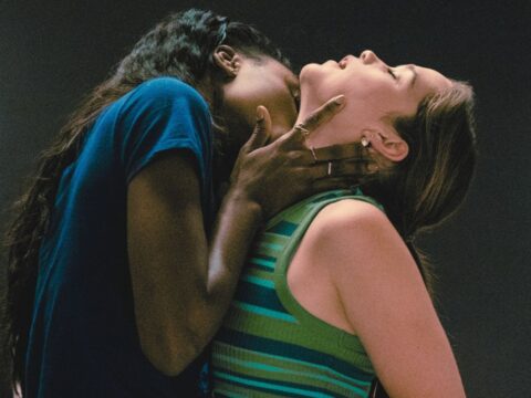 Imani Lewis (à esq.) com Sarah Catherine Hook em Primeira Morte Imani Lewis (à esq.) com Sarah Catherine Hook em Primeira Morte