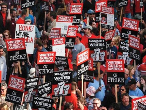 Manifestação de roteiristas durante greve em Hollywood, em 2007