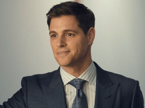 Sam Page em cena de The Bold Type Sam Page em cena de The Bold Type