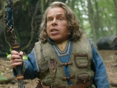 Warwick Davis em cena de Willow