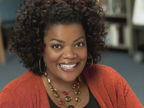 Yvette Nicole Brown na série Community