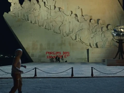 Padrão dos Descobrimentos, em Portugal, pichado na série Codex 632 Padrão dos Descobrimentos, em Portugal, pichado na série Codex 632