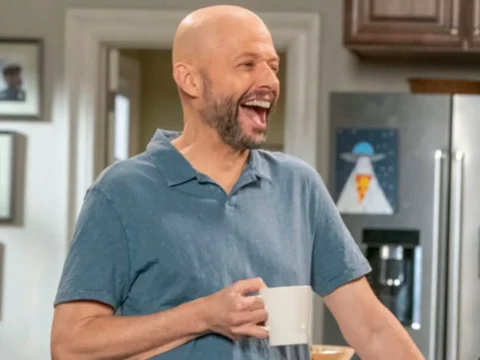 Jon Cryer na comédia Extended Family