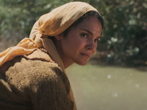 Lara Silva como Eden na série The Chosen