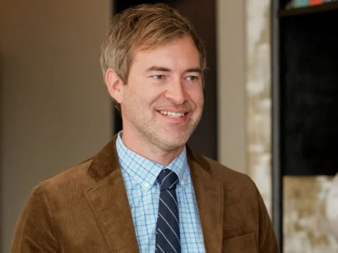 Mark Duplass em cena de The Morning Show Mark Duplass em cena de The Morning Show