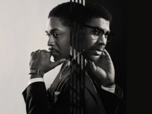 Kelvin Harrison Jr. (à esq.) e Aaron Pierre em pôster de Genius MLK/X