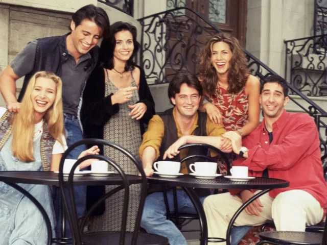 Elenco de Friends em foto promocional da 1ª temporada