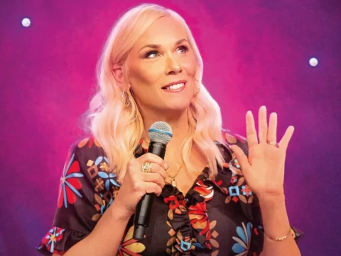 Leanne Morgan em pôster de seu especial de stand-up da Netflix