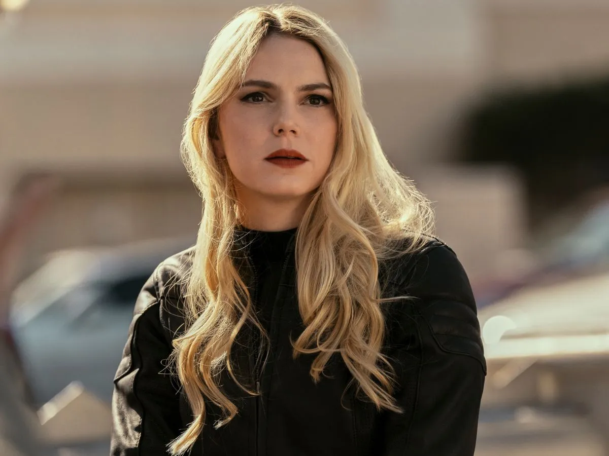 Alyson Gorske em cena de Explosivos