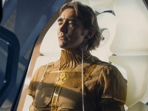 Lee Pace em cena da série Fundação