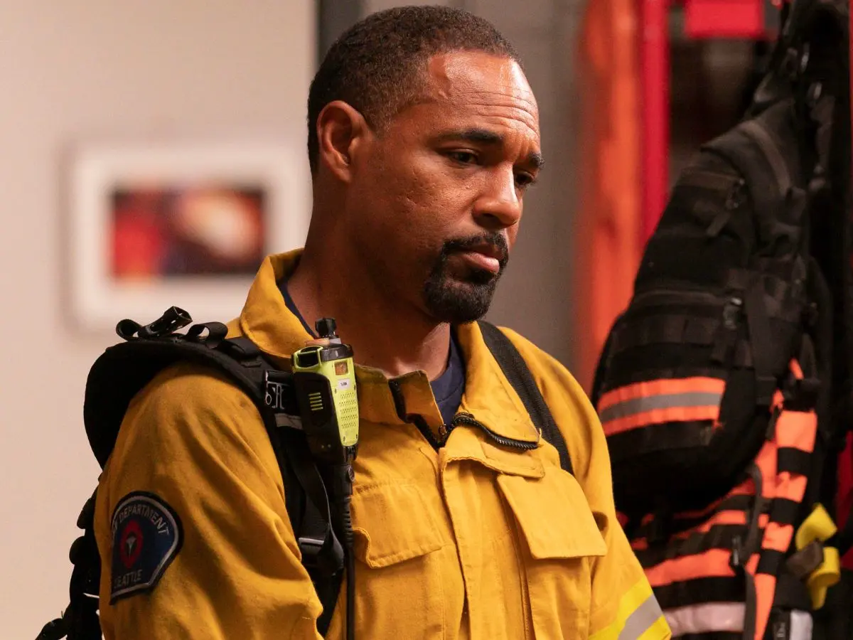 Jason George no último episódio de Station 19