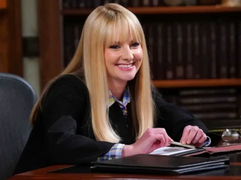 Melissa Rauch na sitcom Tribunal Noturno Melissa Rauch na sitcom Tribunal Noturno