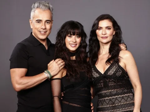 Jorge Enrique Abello, Juanita Molina e Ana María Orozco em foto promocional da série Betty, a Feia