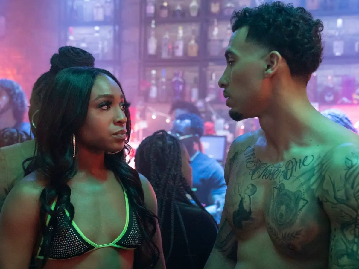 Taylor Polidore Williams e Xavier Smalls em Beauty in Black