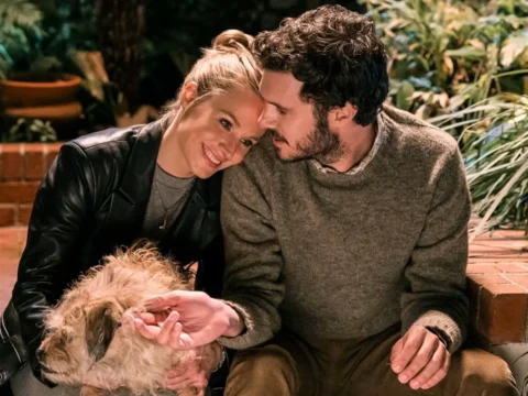 Kristen Bell com Adam Brody em Ninguém Quer Kristen Bell com Adam Brody em Ninguém Quer