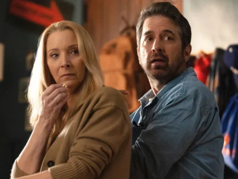 Lisa Kudrow e Ray Romano na série Quem Vê Casa Lisa Kudrow e Ray Romano na série Quem Vê Casa