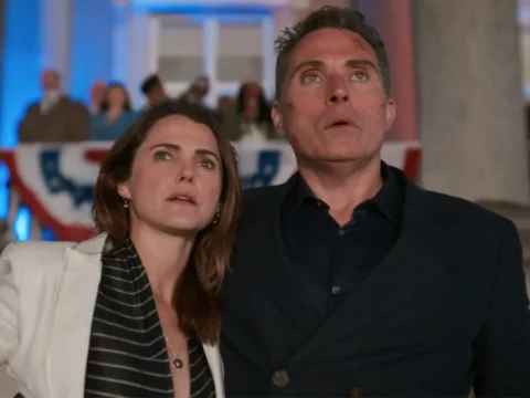 Keri Russell e Rufus Sewell na 2ª temporada de A Diplomata Keri Russell e Rufus Sewell na 2ª temporada de A Diplomata