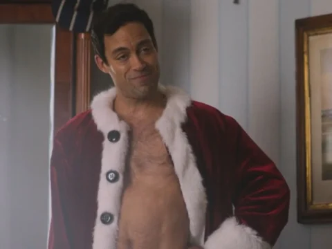 Alex Hassell em cena da série Rivais Alex Hassell em cena da série Rivais