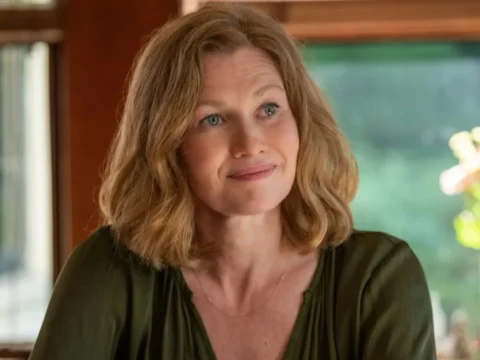 Mireille Enos na série Lucky Hank (2023) Mireille Enos na série Lucky Hank (2023)