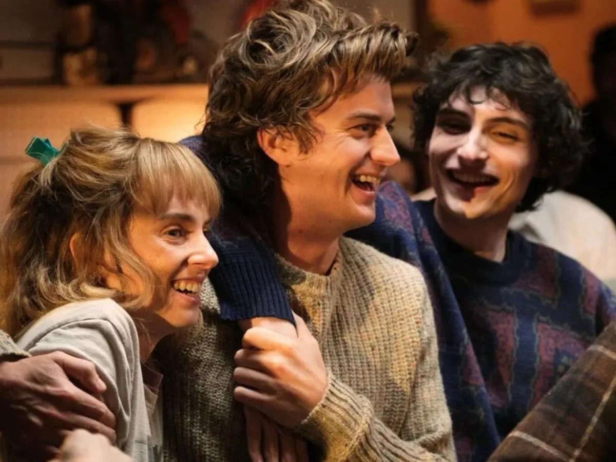 Parte do elenco de Stranger Things nos bastidores da 5ª temporada