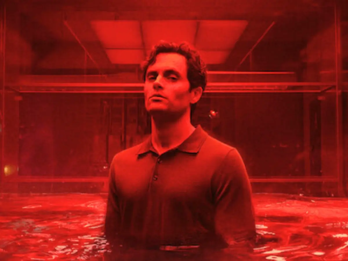 Penn Badgley em cartaz da 5ª temporada de Você