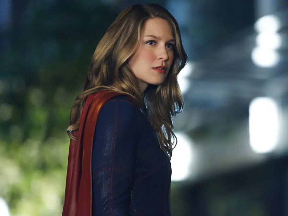 Melissa Benoist na série Supergirl