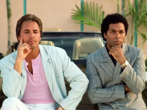 Don Johnson (à esq.) com Philip Michael Thomas em Miami Vice Don Johnson (à esq.) com Philip Michael Thomas em Miami Vice