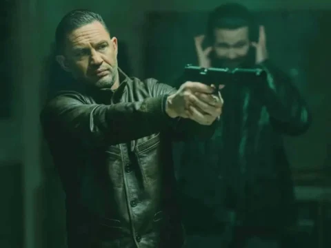Tom Hardy em cena de Terra da Máfia Tom Hardy em cena de Terra da Máfia