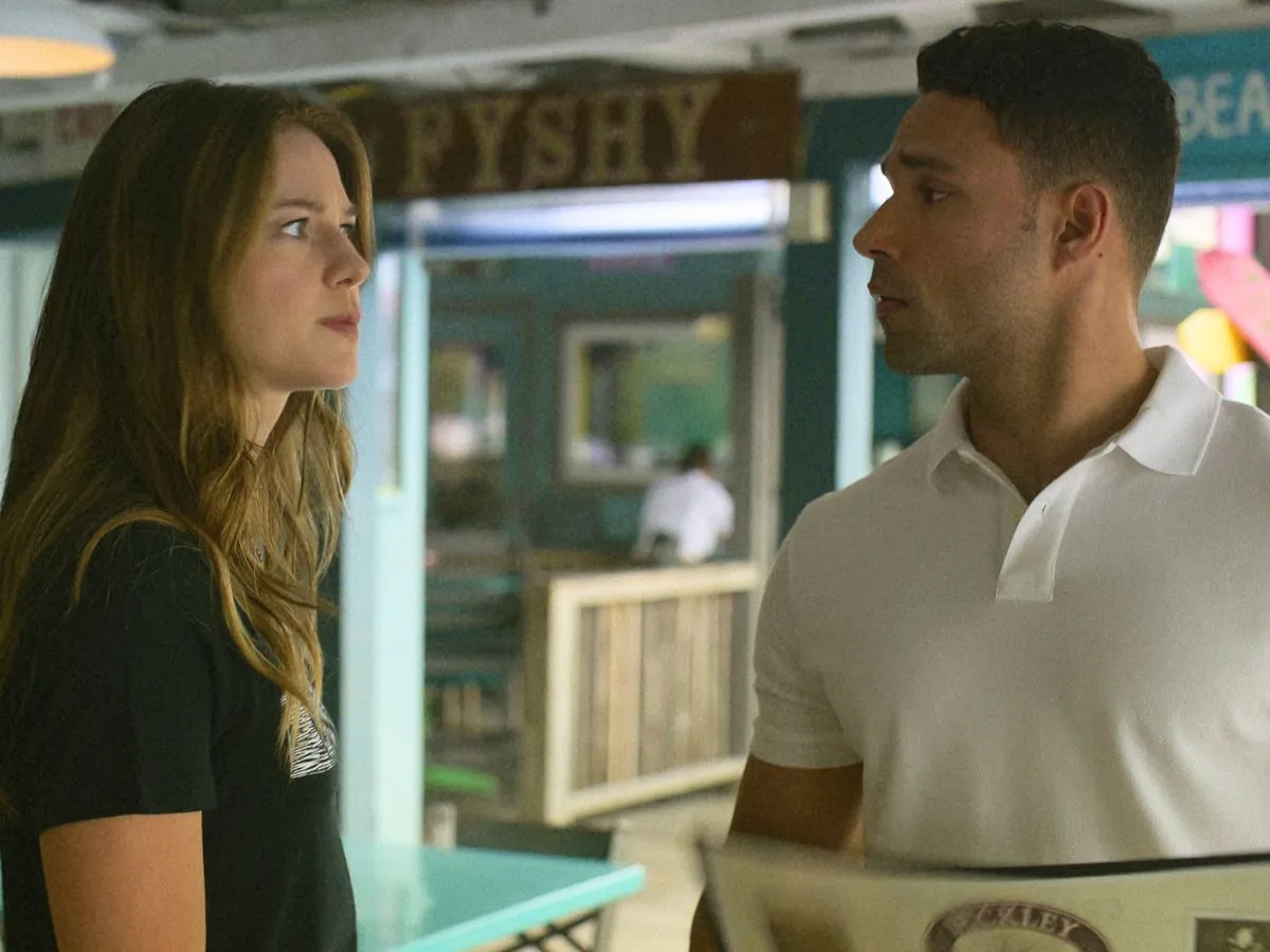 Melissa Benoist com Rafael Silva em O Píer