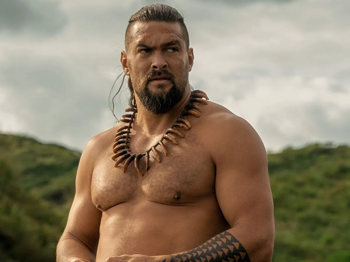 Jason Momoa na série Chefe de Guerra