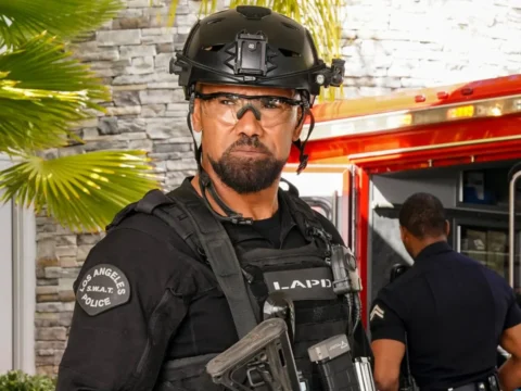 Shemar Moore em cena de Swat Shemar Moore em cena de Swat