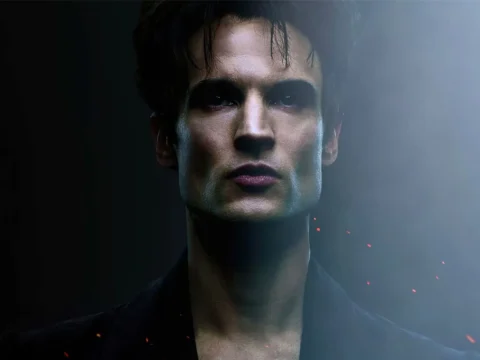 Tom Sturridge em cartaz de Sandman Tom Sturridge em cartaz de Sandman