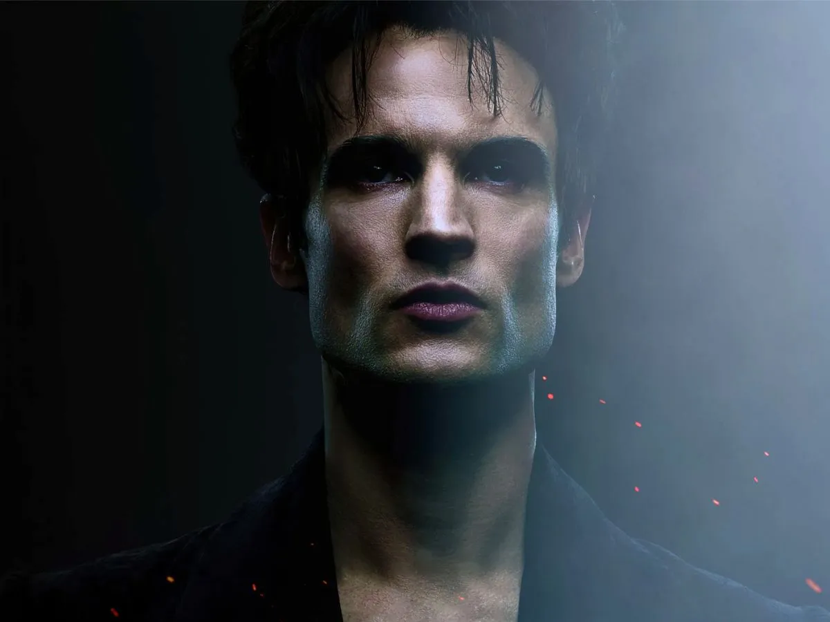 Tom Sturridge em cartaz de Sandman